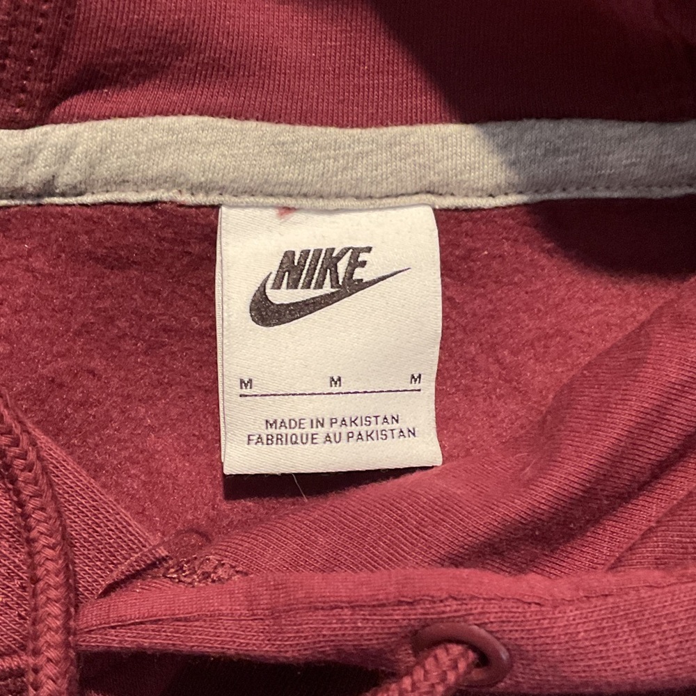 Nike Burgundy Hoodie with White Swoosh. Men’s size Medium. Preowned like new - Picture 4 of 6